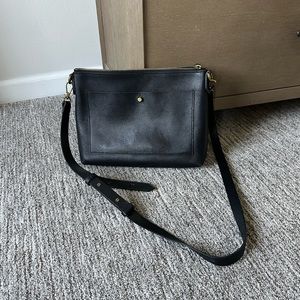 Madewell The Transport Shoulder Crossbody Bag